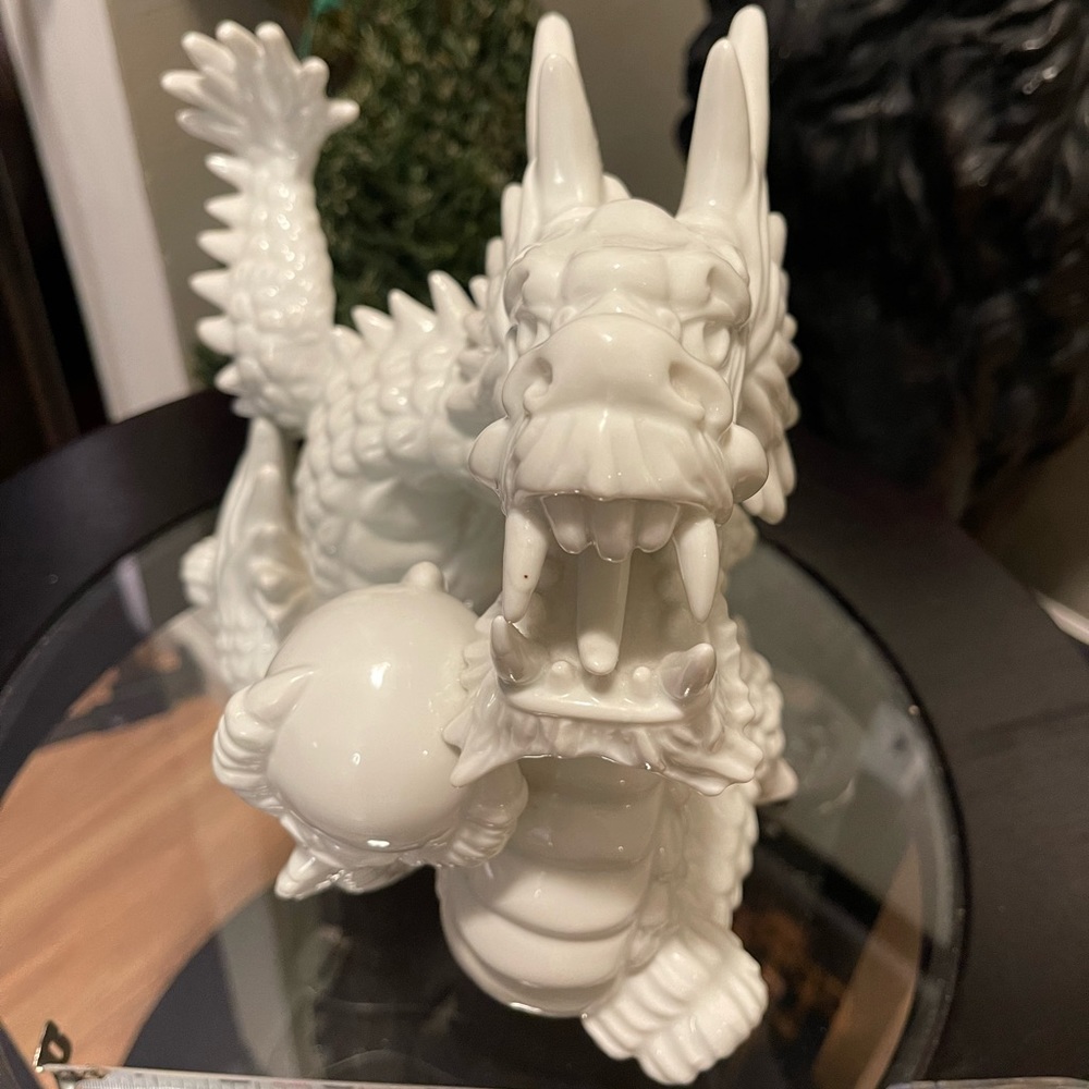 Fitz & Floyd, FF LARGE Dragon with big teeth holding ball. Excellent condition.